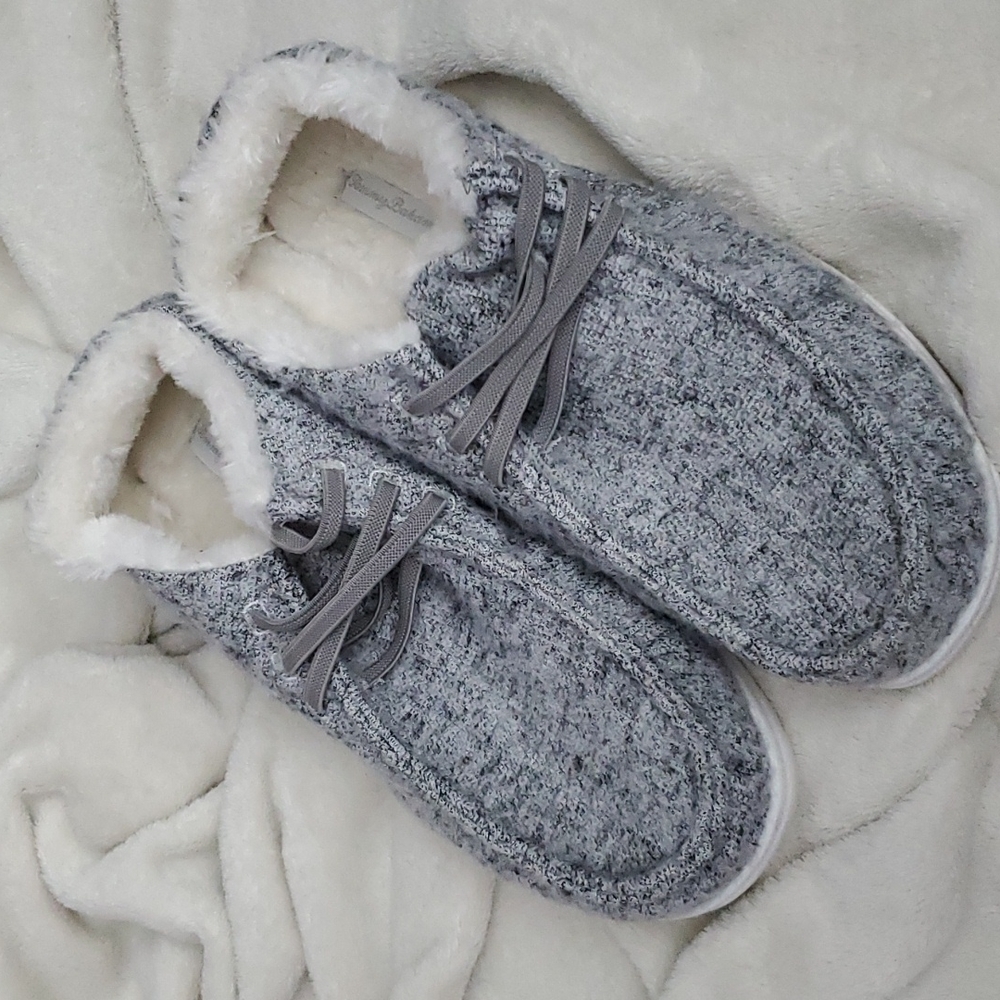 Tommy Bahama Womens Slip on Faux Fur Lined Memory Foam Sneaker